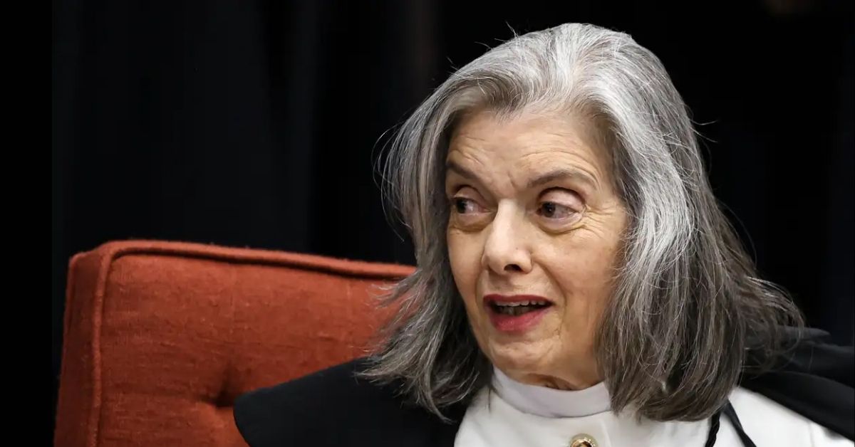 Cármen Lúcia chama atenção para desinformação ao discursar em evento do TSE sobre eleições de 2026