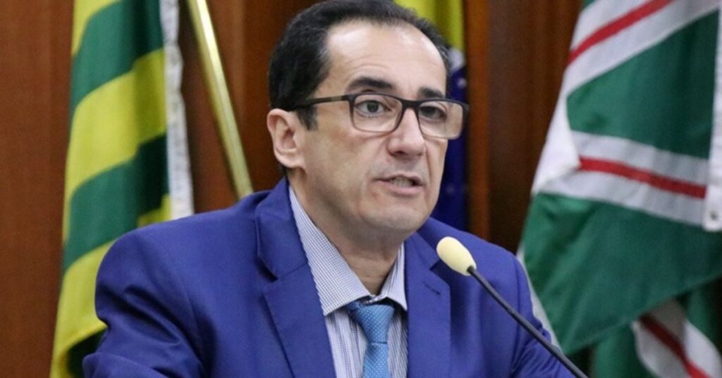 Jorge Kajuru se afasta da política após diagnóstico de Parkinson durante discurso no Senado