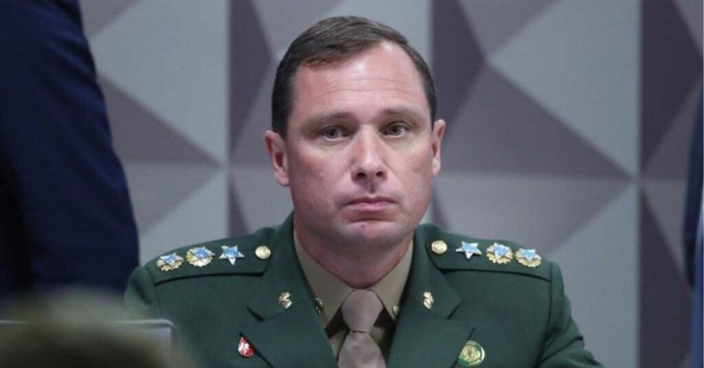 Mauro Cid vai para reserva militar após decisão do Exército Brasileiro