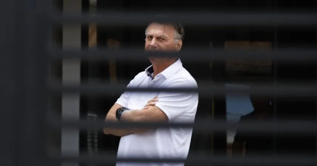 Bolsonaro recebe aliados na Papudinha sob controle do STF