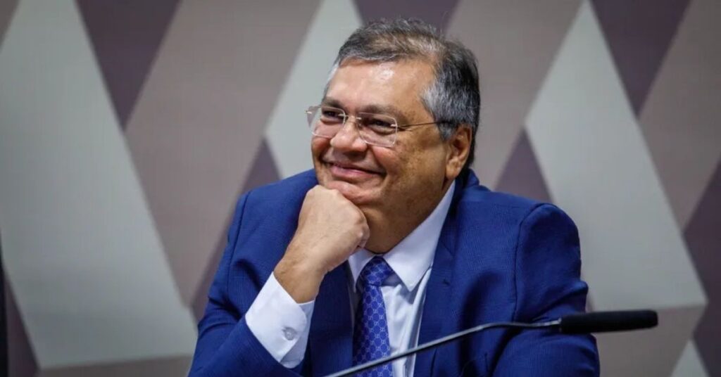 Dino proíbe novas leis sobre penduricalhos acima do teto no STF