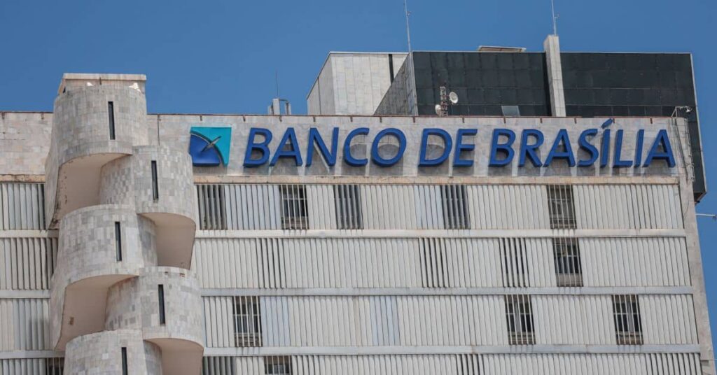 Fachadas do Banco de Brasília, onde dívidas indevidas BRB registradas no SCR