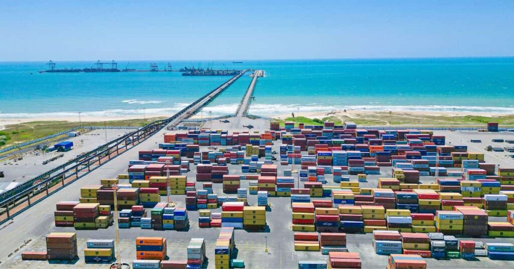 exportações do Nordeste em terminal portuário do Porto do Pecém.