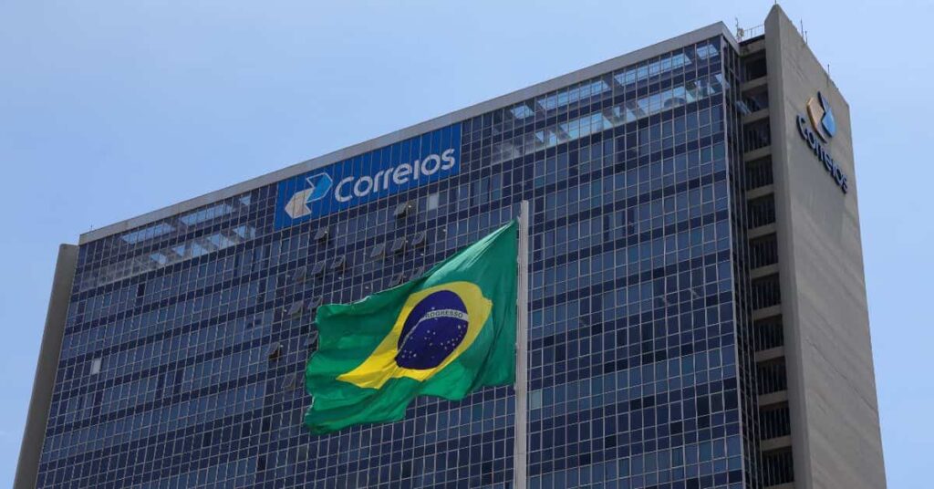 Foto da sede dos Correios em Brasília, estatal cujos Imóveis dos Correios no Ceará entram em leilão digital