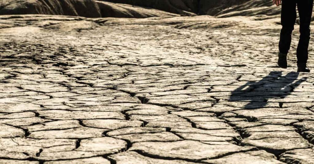 prejuízos climáticos no Brasil afetam economia em 2025