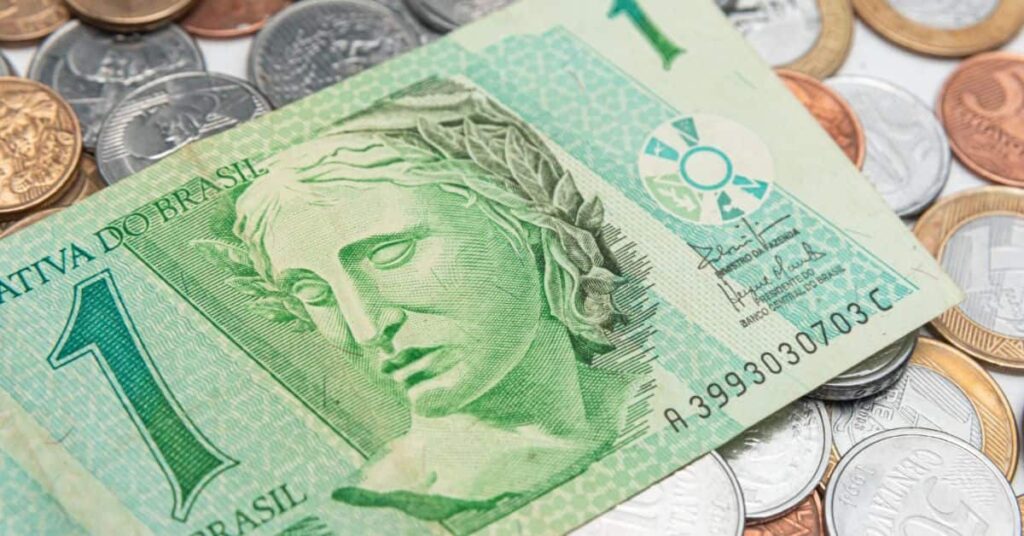 Prisma Fiscal melhora projeções para economia do Brasil em 2026